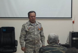 В Нартановской модельной библиотеке провели мероприятие, посвященное Дню Героев Отечества «Служить России суждено тебе и мне»